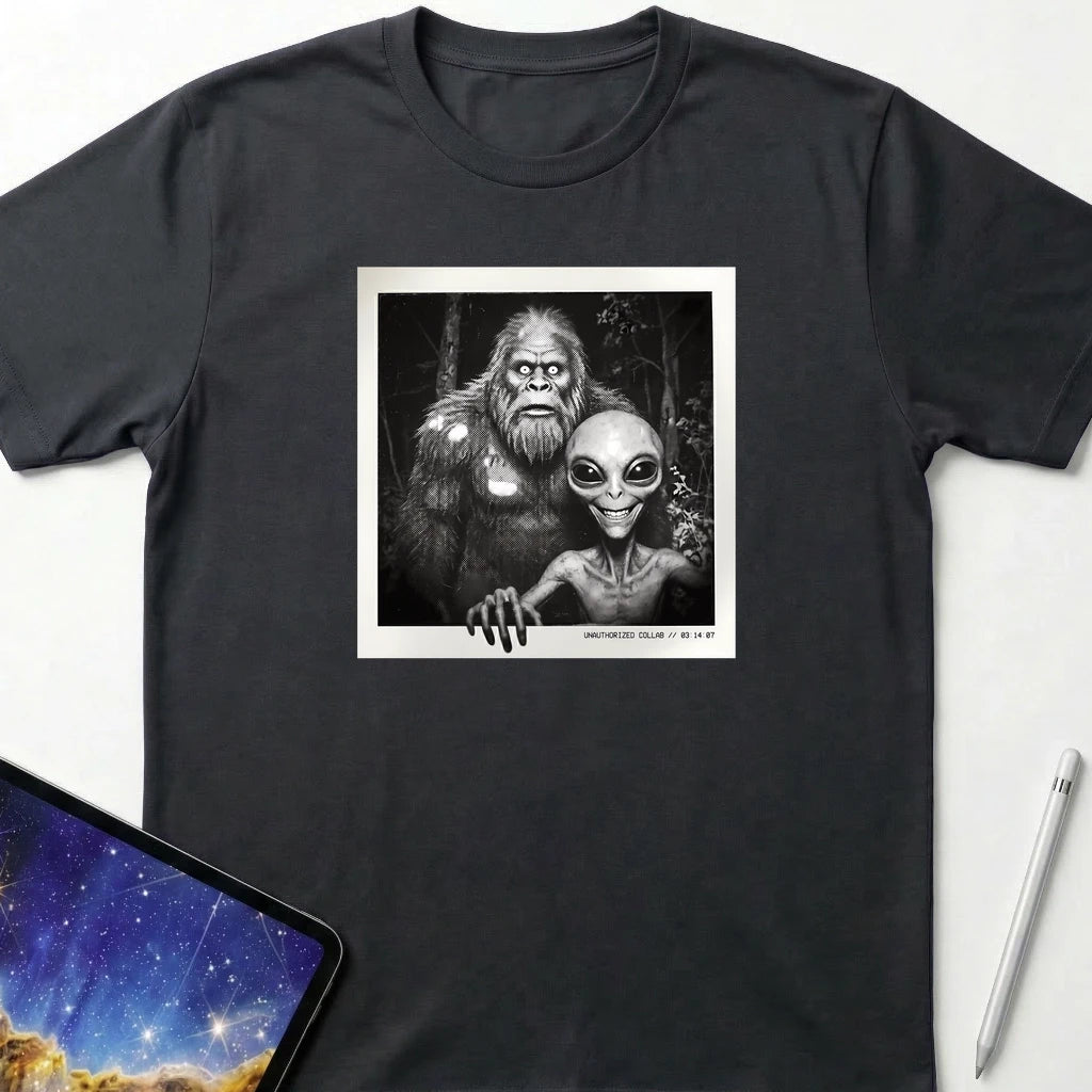 Alien Bigfoot Selfie T-Shirt Black