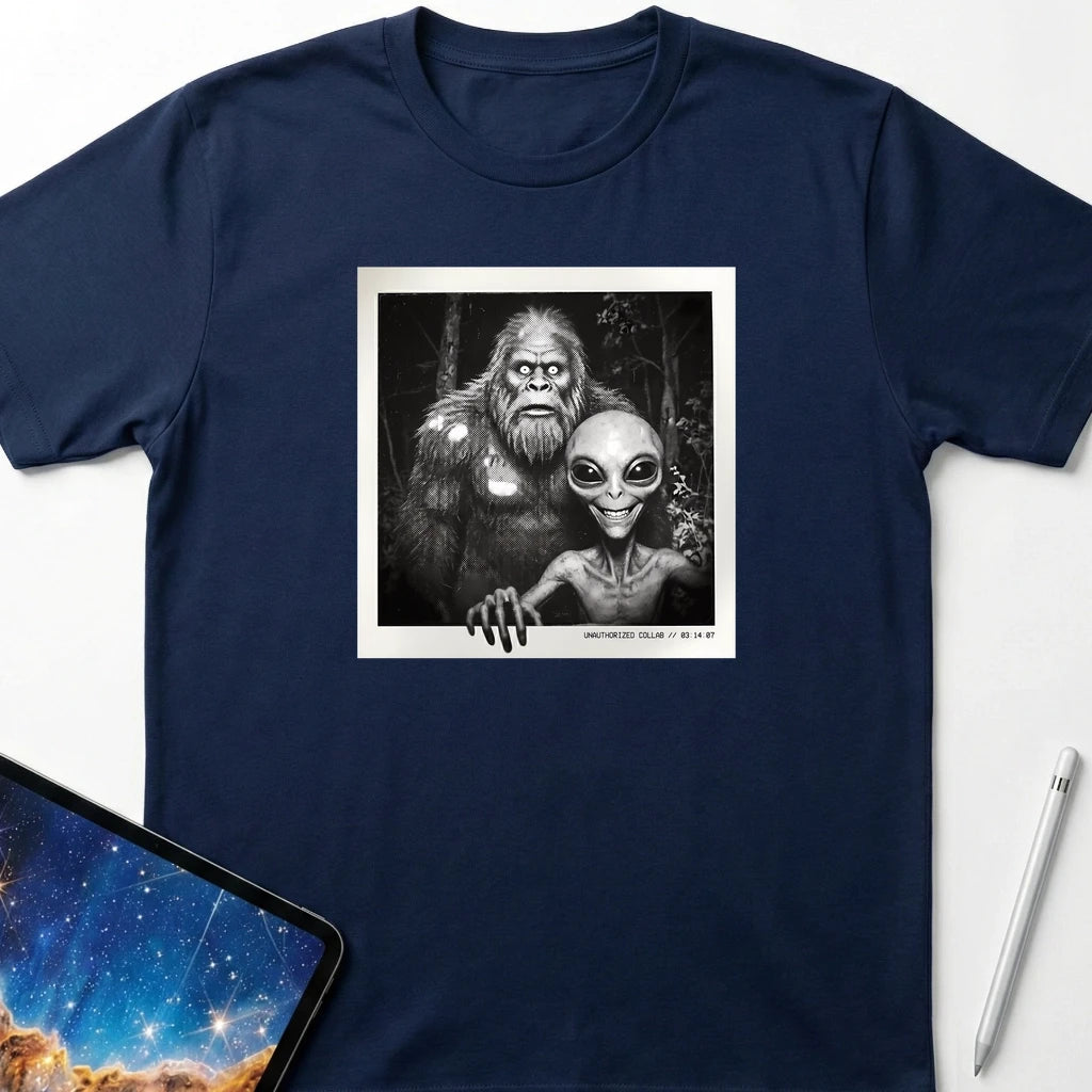 Alien Bigfoot Selfie T-Shirt Navy