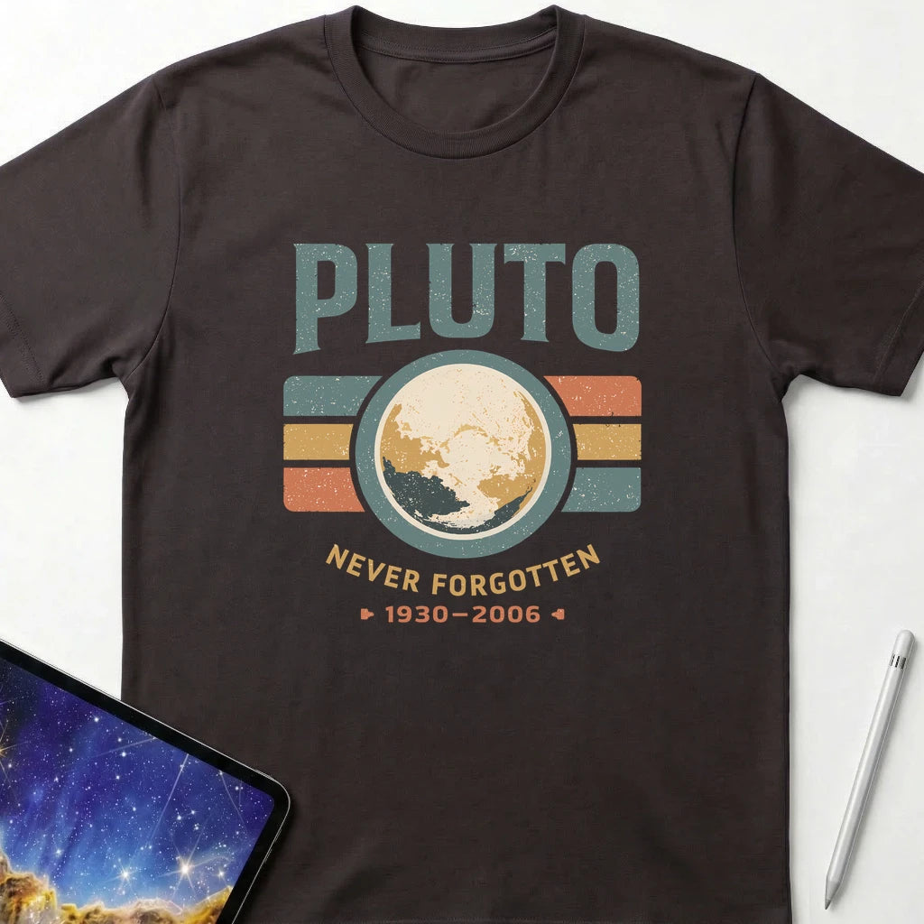 Pluto Never Forgotten T-Shirt Dark Chocolate