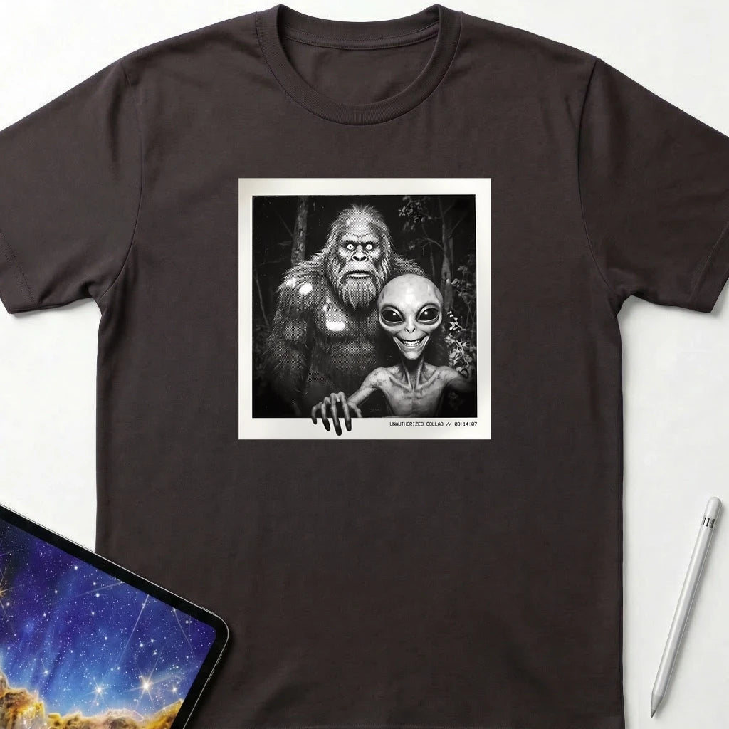 Alien Bigfoot Selfie T-Shirt Dark Chocolate